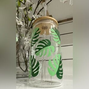 NWT LEAF JUNGLE design beer can glass cup with glass straw, and bamboo lid 16 oz